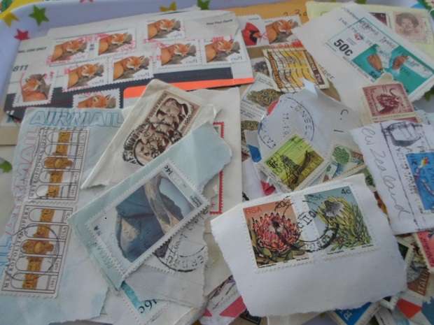 1000 X WORLD MIXED USED STAMPS ON PAPER GREAT LOT SEE PICS