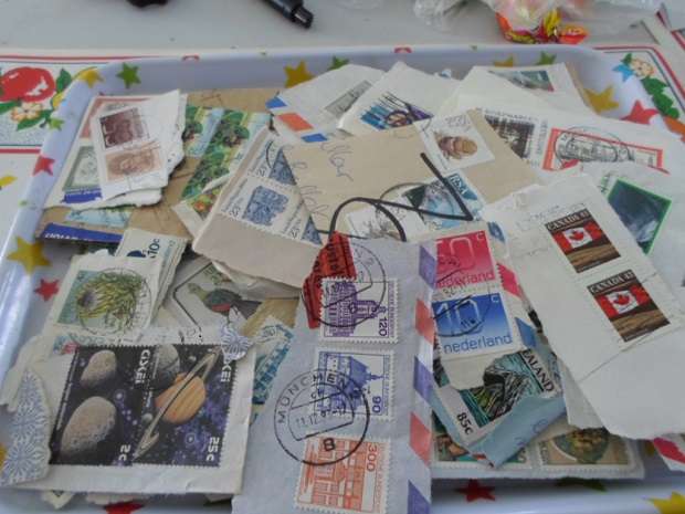 1000 X WORLD MIXED USED STAMPS ON PAPER GREAT LOT SEE PICS