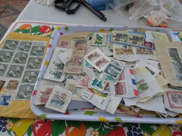 1000 X WORLD MIXED USED STAMPS ON PAPER GREAT LOT SEE PICS