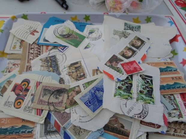 1000 X MIXED WORLD USED STAMPS ON PAPER GREAT LOT BARGAIN SEE PICS