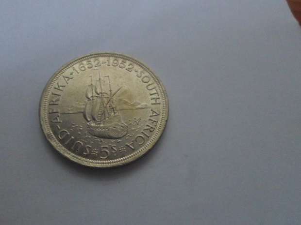 SOUTH AFRICAN 5 SHILLING COIN 1652 TO 1952 VERY GOOD CONDITION SEE PICS