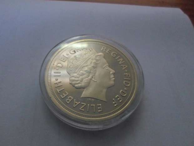 AUSTRALIA 100 DOLLARS GOLD PLATED UNCIRCULATED COIN SEE PICS