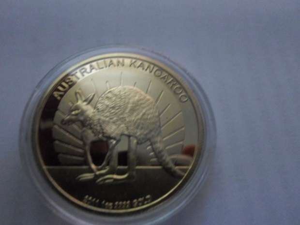 AUSTRALIA 100 DOLLARS GOLD PLATED UNCIRCULATED COIN SEE PICS