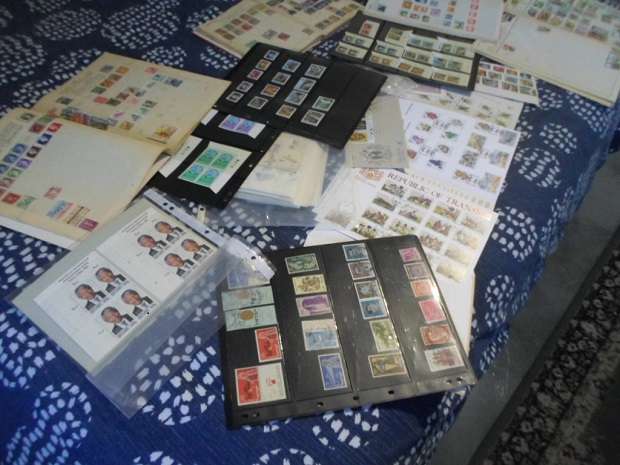 MIXED LOT STAMPS GOOD VALUE HERE SEE PICS