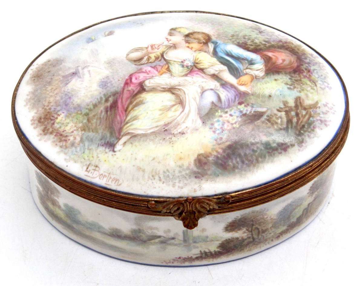 Large Antique Limoges Hand-Painted Porcelain pill/trinket Box