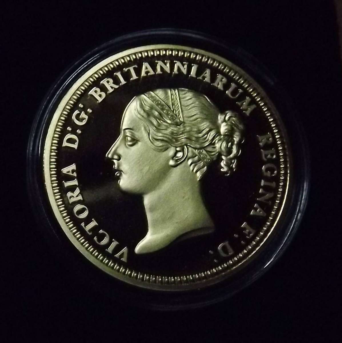 1839 1-Oz Deep Cameo Proof  Queen Victoria UNA 24 Kt gold-plated Restrike