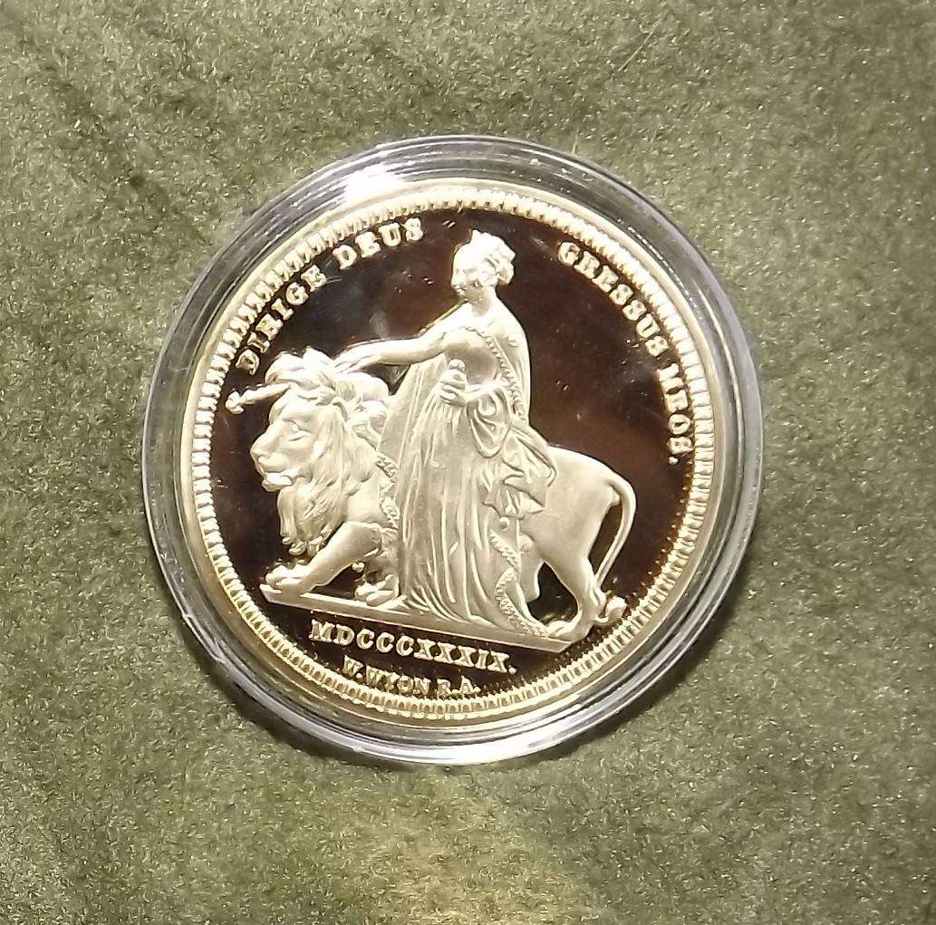 1839 1-Oz Deep Cameo Proof  Queen Victoria UNA 24 Kt gold-plated Restrike