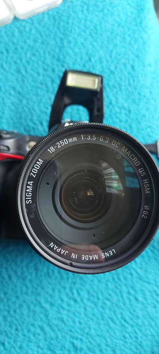 Nikon Camera D7000 with Sigma lens, Bag and accessories