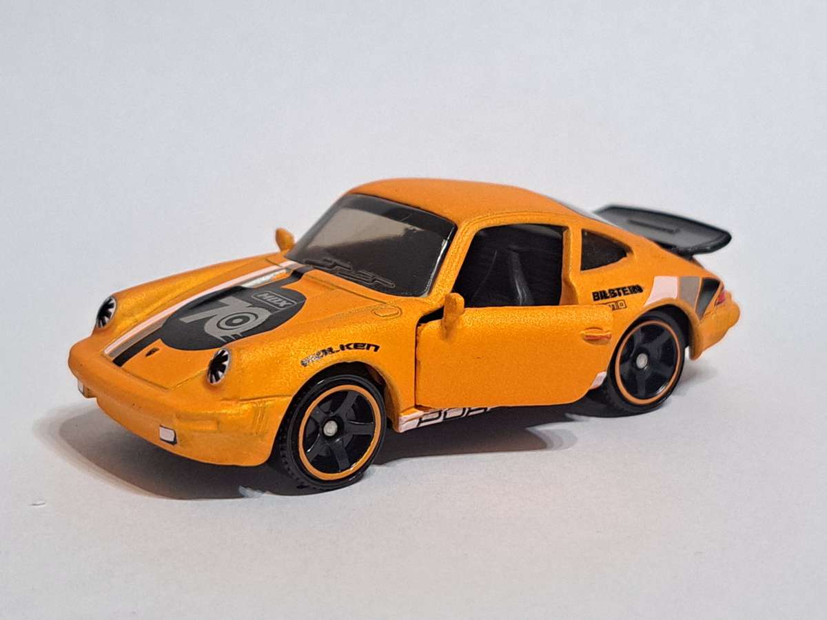 Matchbox '80 Porsche 911 Turbo - 70 Years Anniversary - Opening Doors