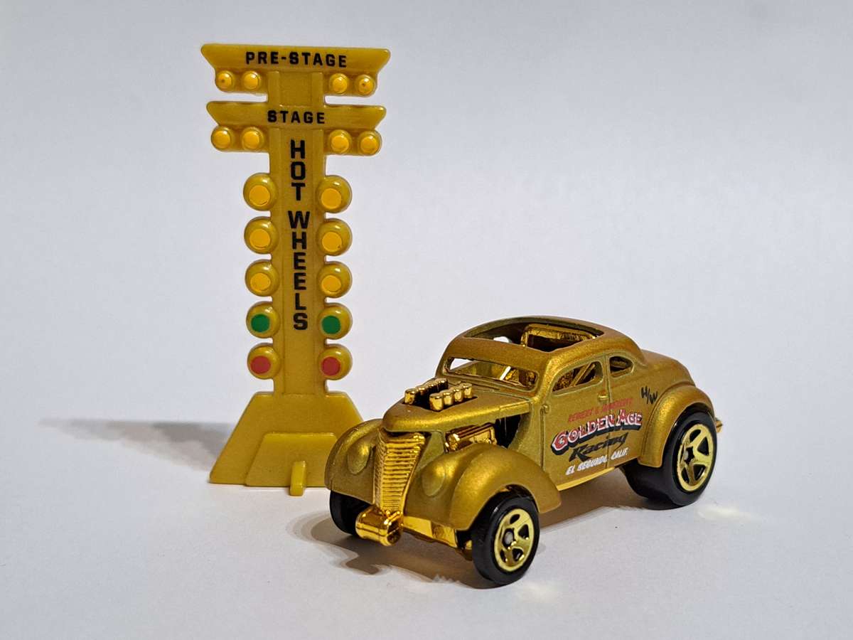 hotwheels Passin' Gas - Golden Age Edition