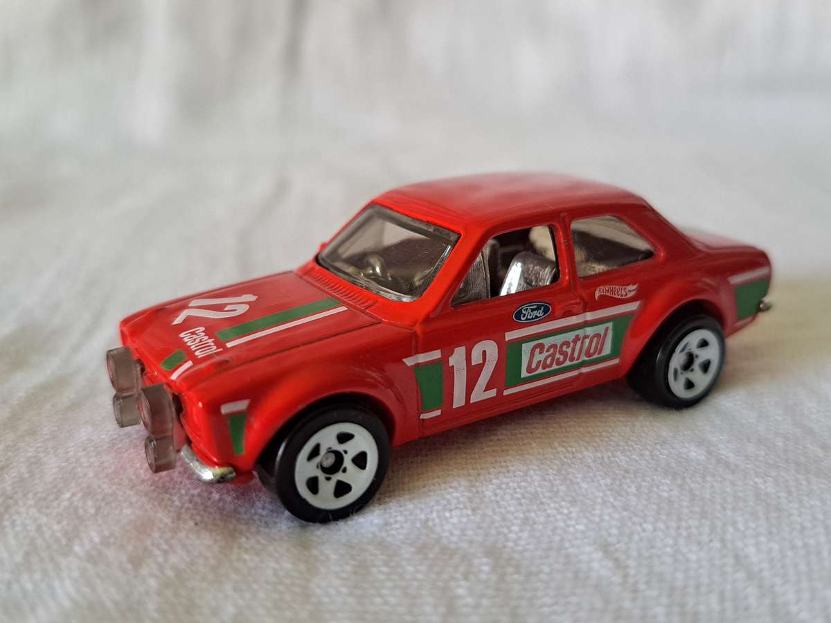 Hotwheels '70 Ford Escort RS 1600 - Castrol (red)