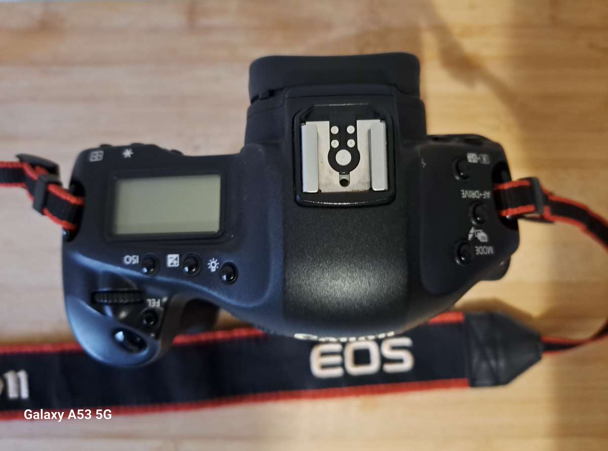 Canon 1D Mark IV DSLR Camera (Body ONLY) in Excellent Condition -  PRICE REDUCED