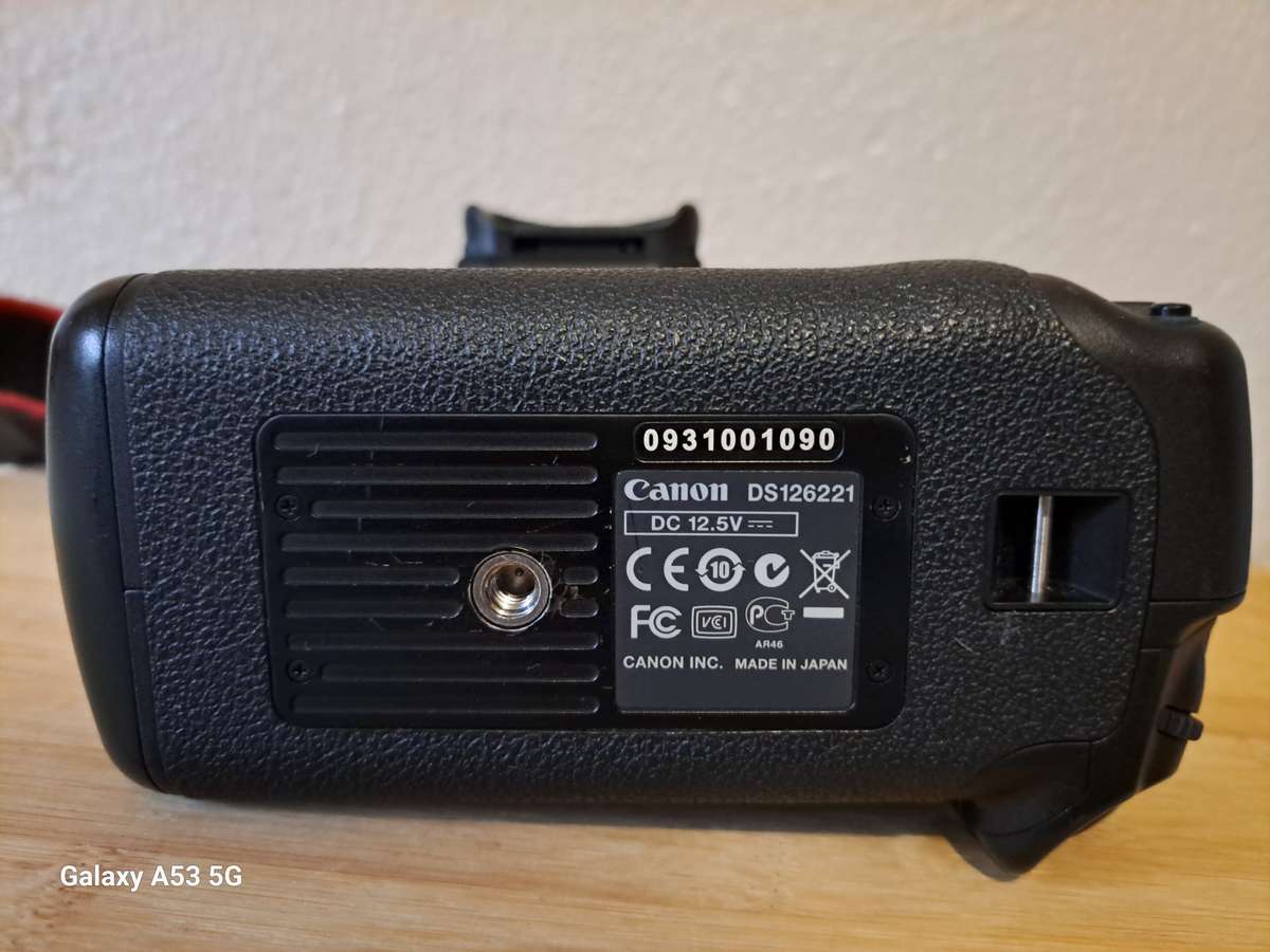 Canon 1D Mark IV DSLR Camera (Body ONLY) in Excellent Condition -  PRICE REDUCED