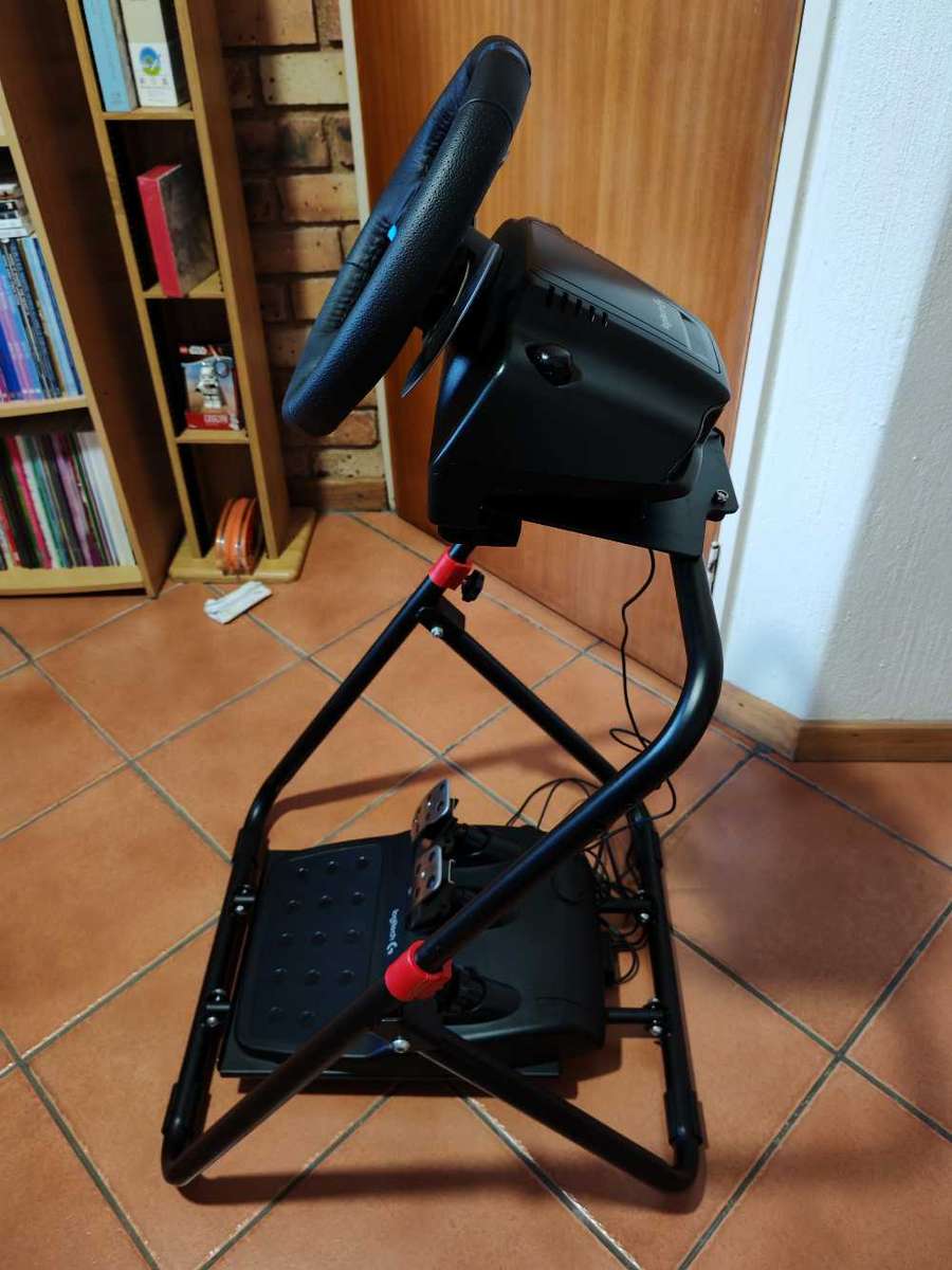 Logitech g29 racing wheel and racing rig