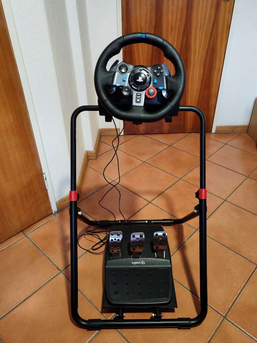 Logitech g29 racing wheel and racing rig