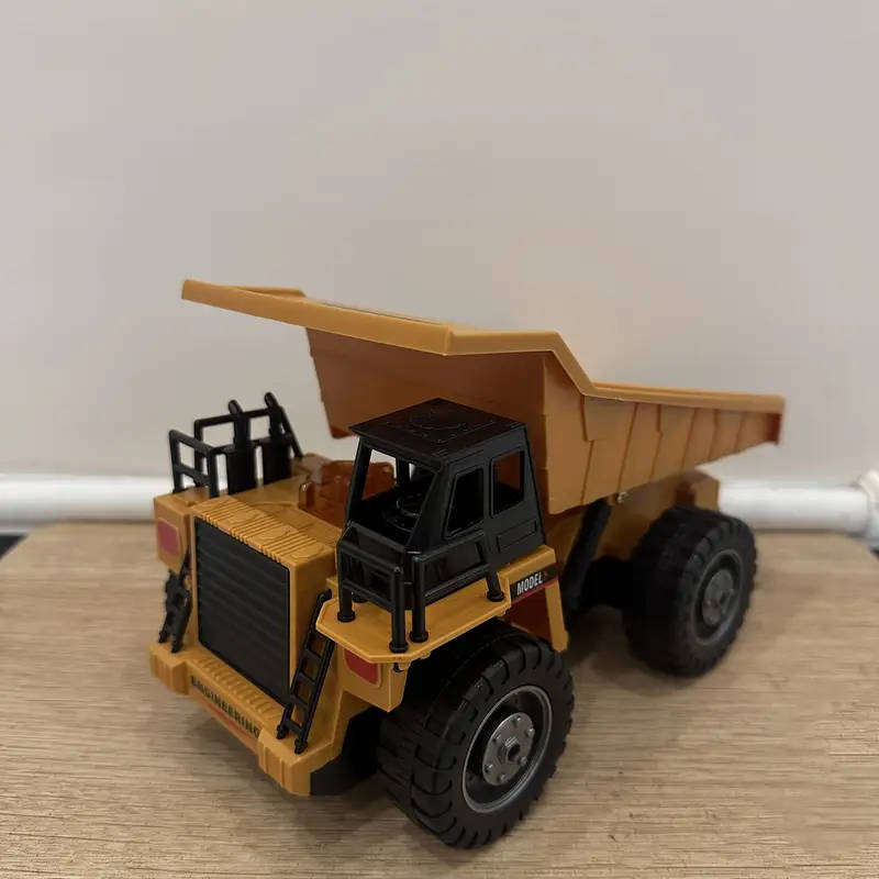 Remote controlled electric  dump truck