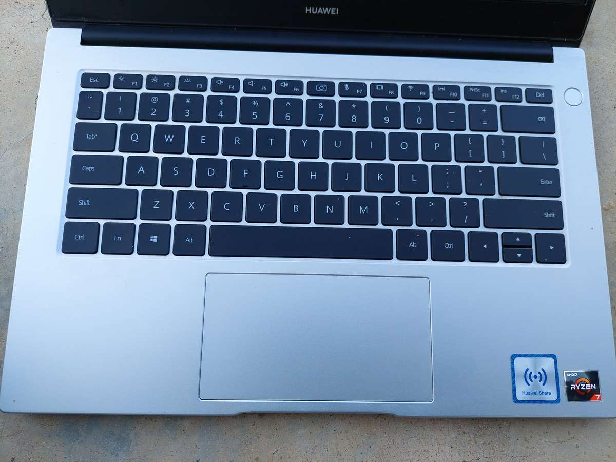 Hauwei matebook d14 AMD RYZEN 7 cpu
