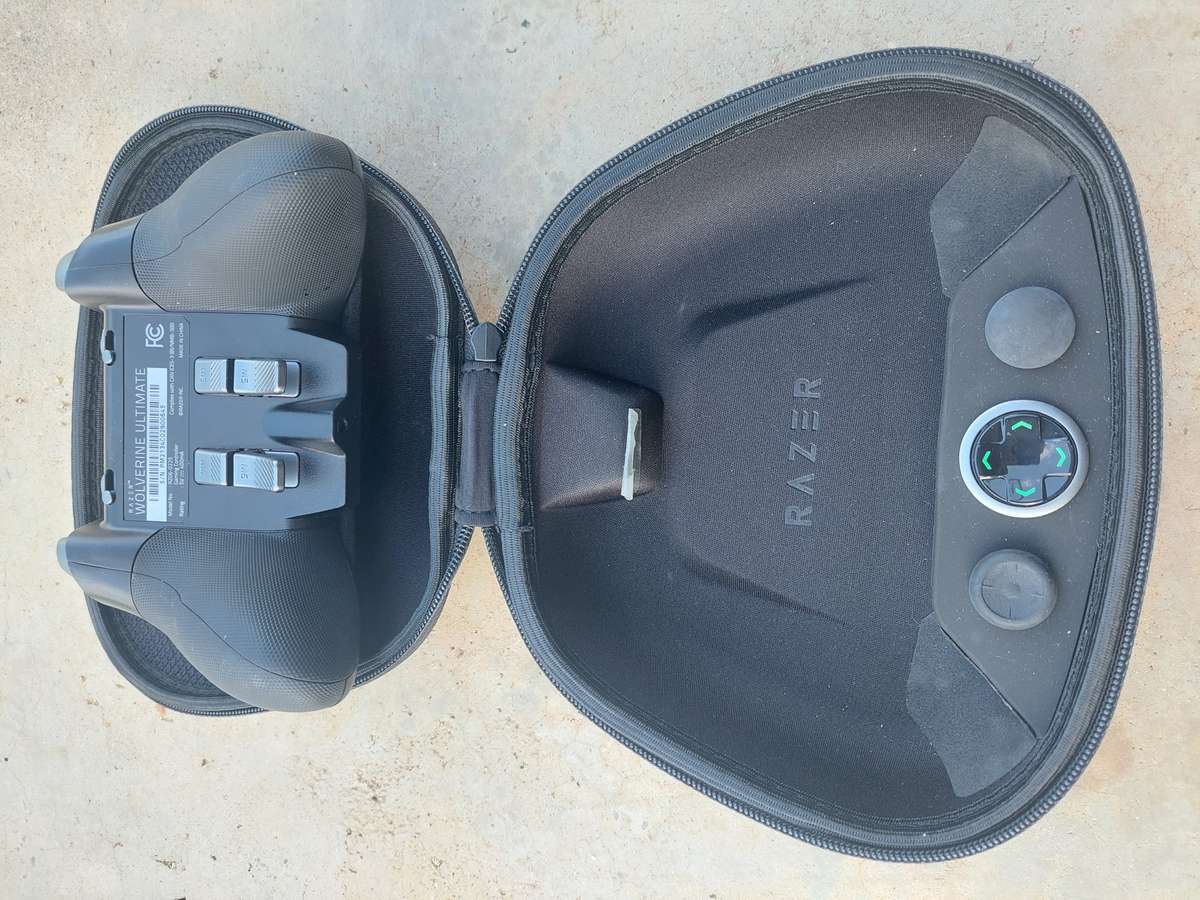 Razer wolverine ultimate gaming controller