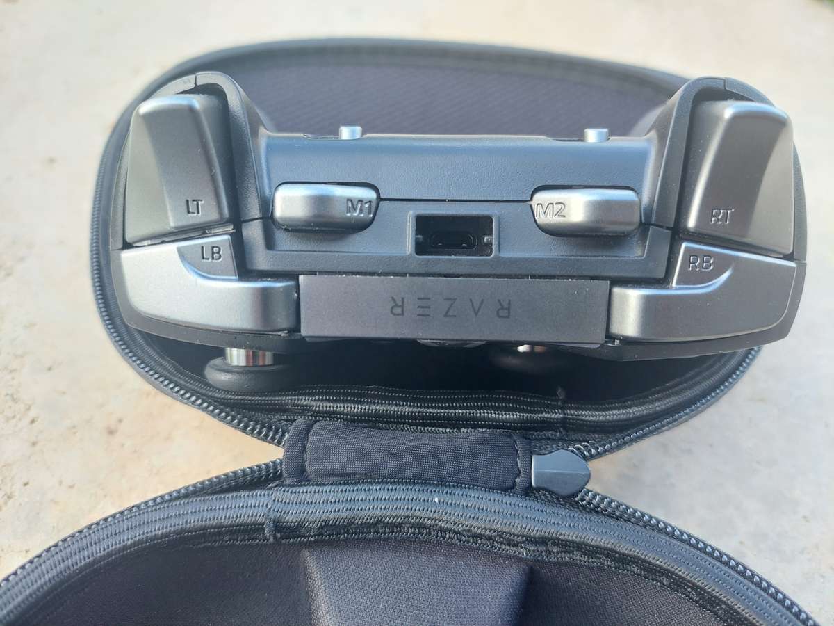 Razer wolverine ultimate gaming controller