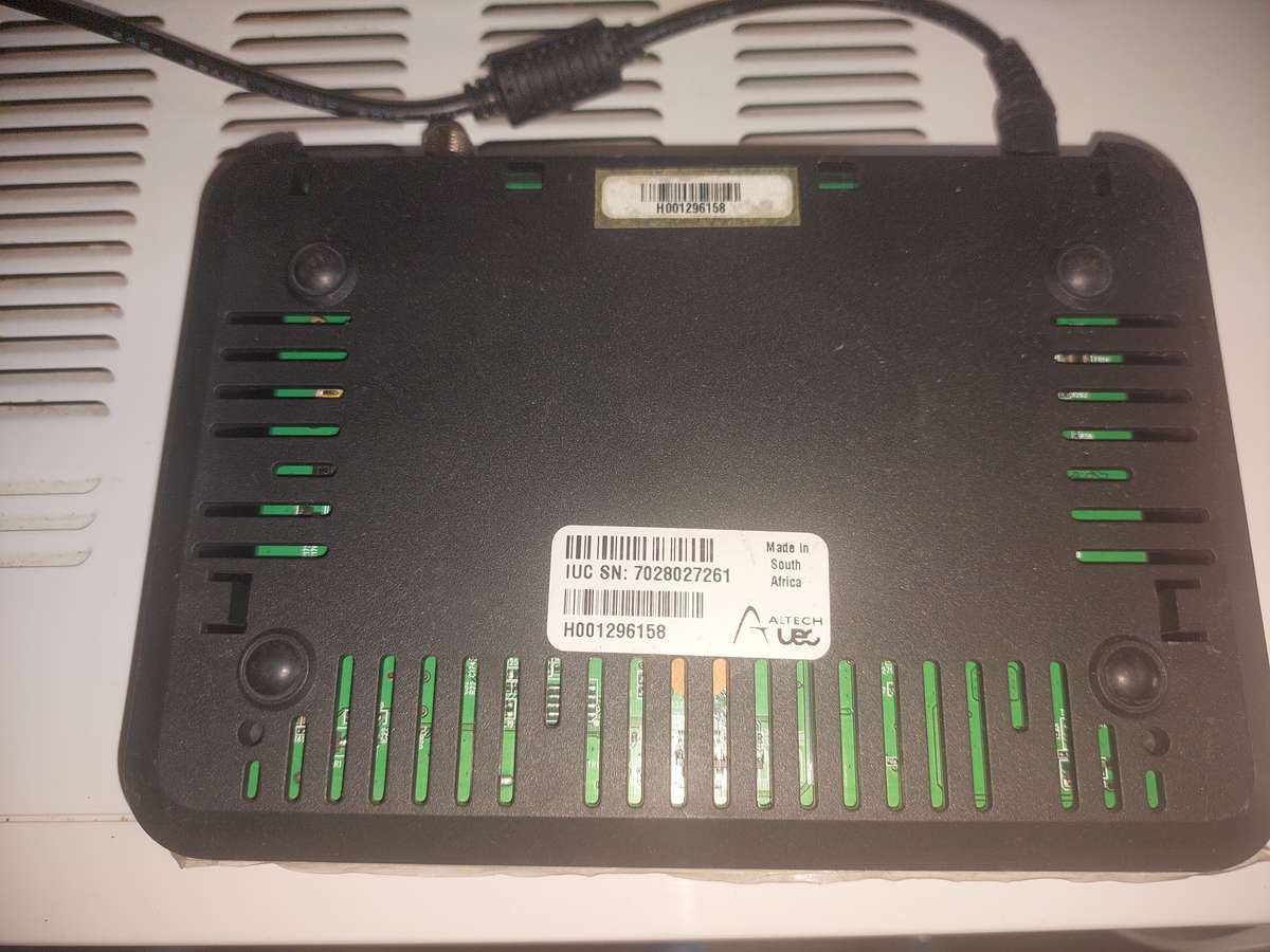 Dstv decoder + Huawei WIFI router