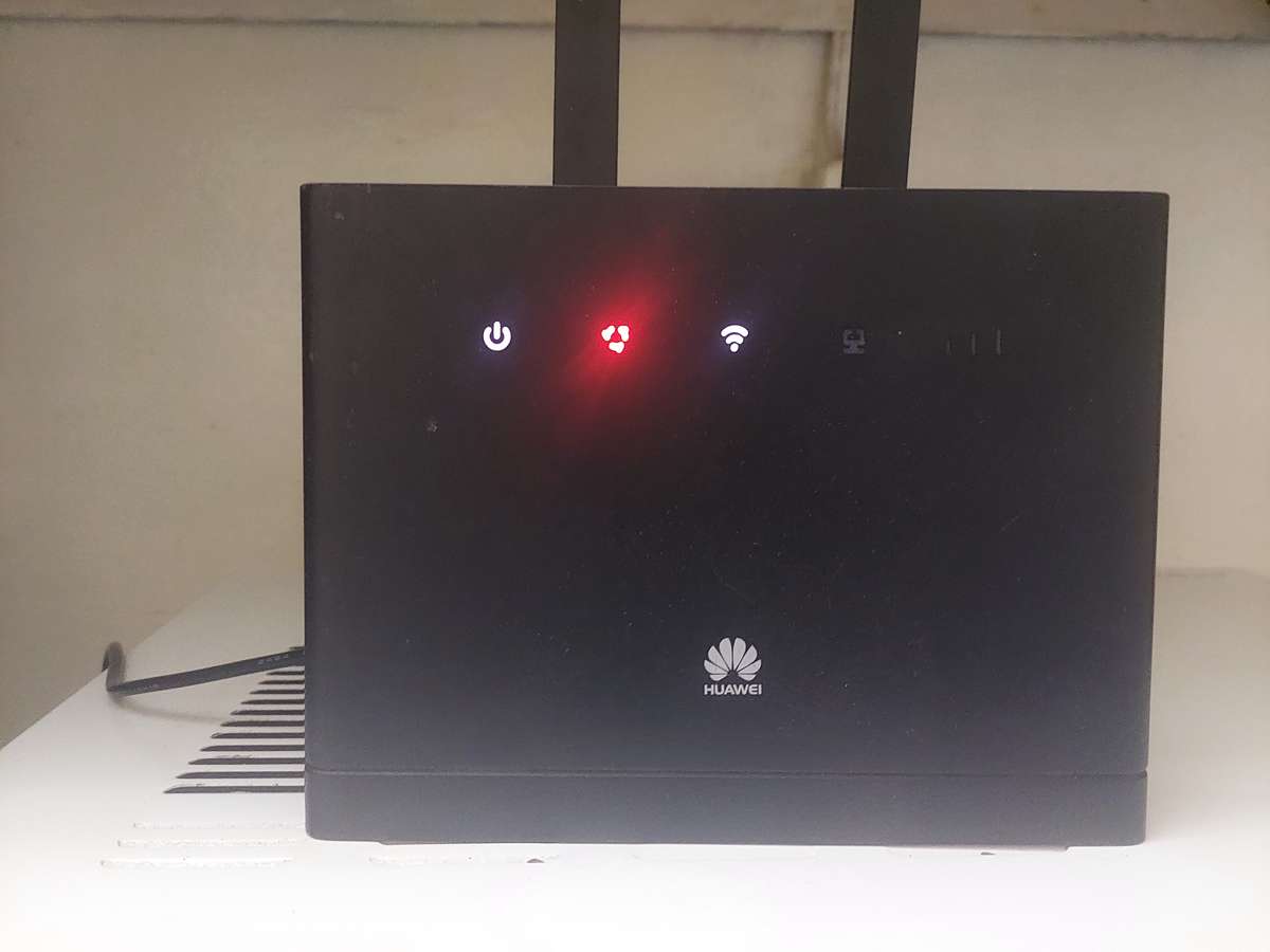 Dstv decoder + Huawei WIFI router