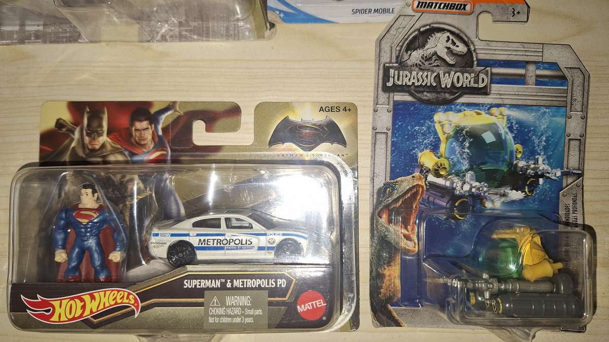 Hot Wheels Mighty Minis - Superman and Jurassic World Deep Dive Submarine
