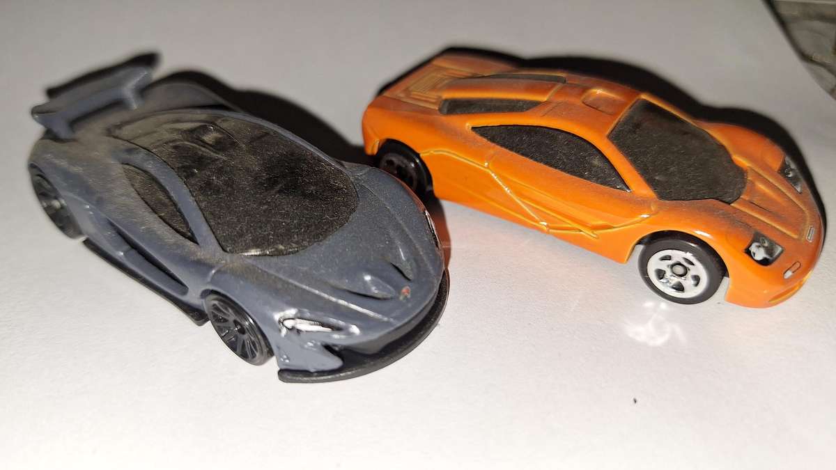 Hot Wheels - Lot of 2 - Mclaren P1 Grey & Mclaren F1 Orange