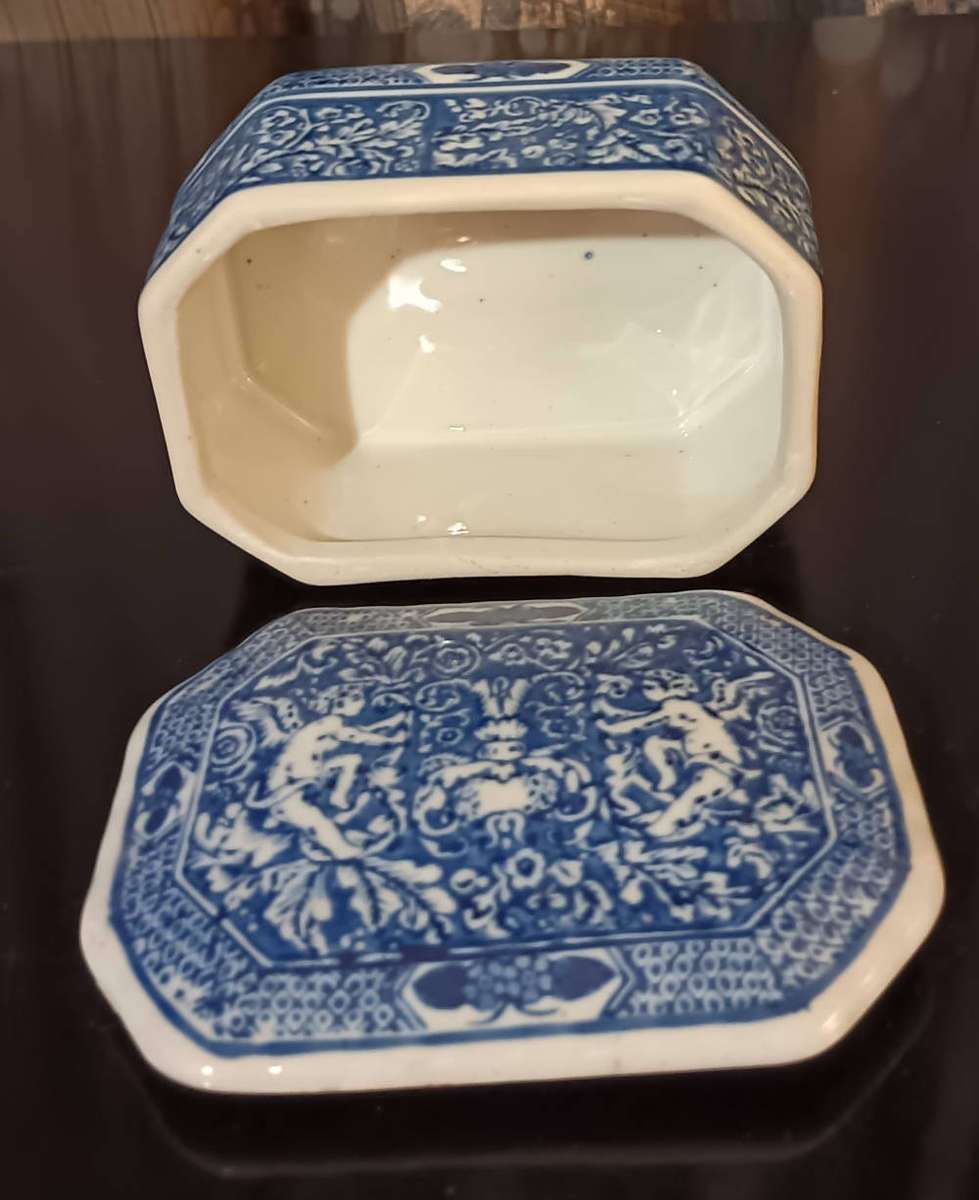 Antique Chinese Blue and White Porcelain Trinket Box