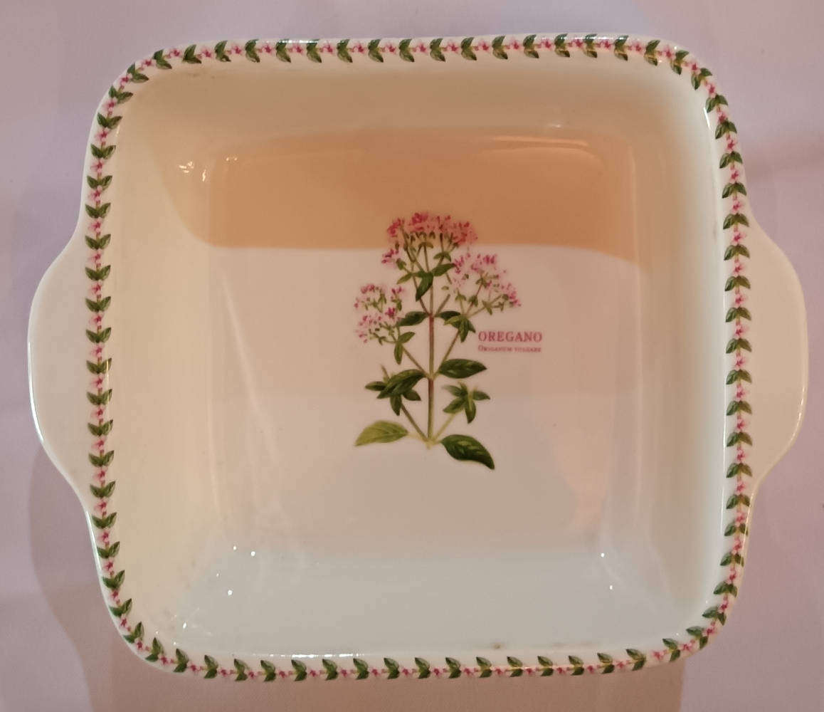 Maxwell & Williams Fragrant Garden square baking dish  