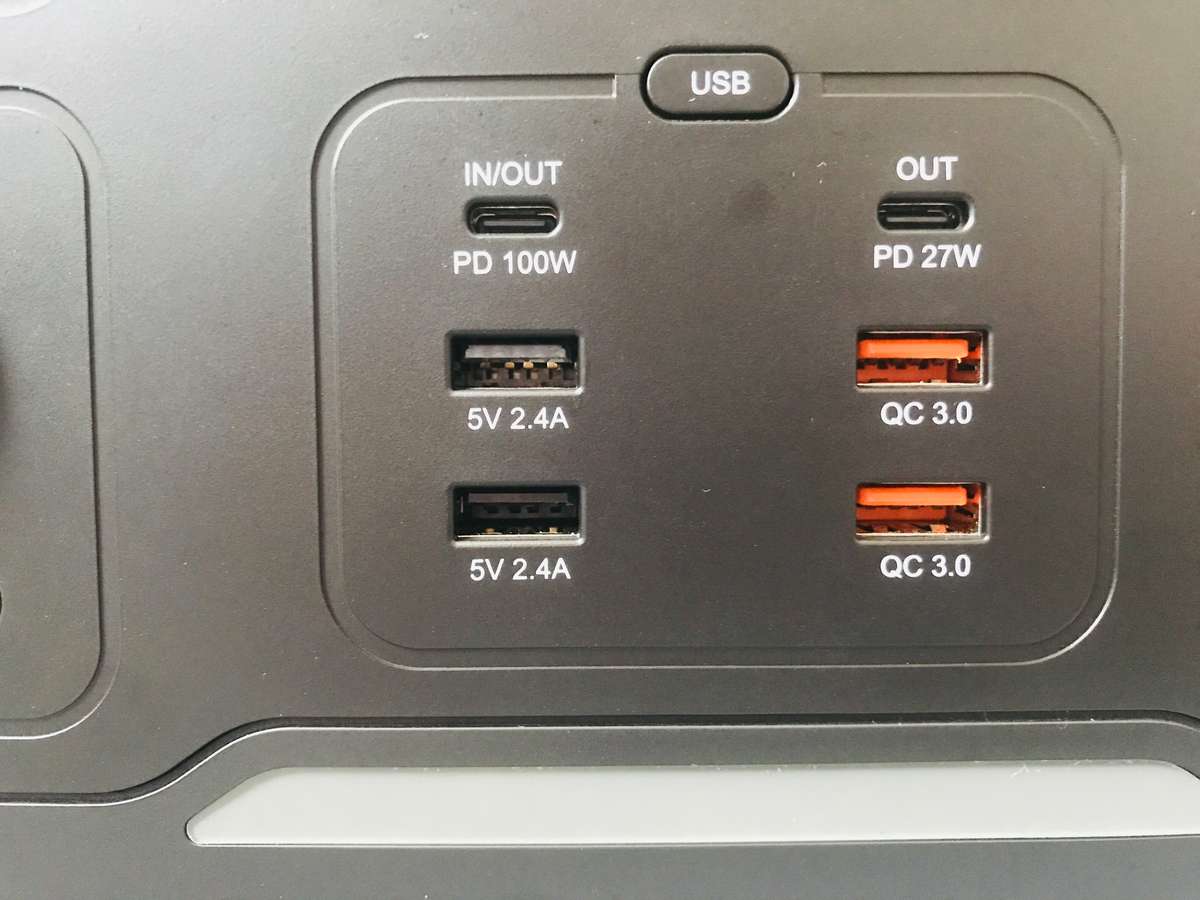 Genki 1000W Portable Power Station