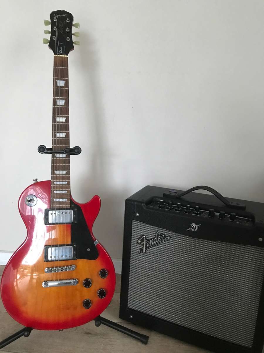 Les Paul Electric Guitar & Fender Amp