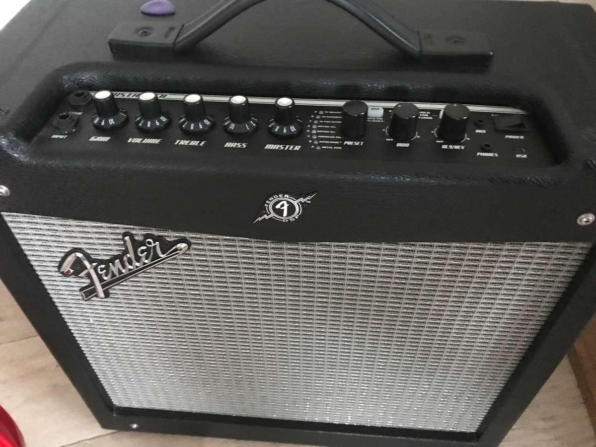 Les Paul Electric Guitar & Fender Amp