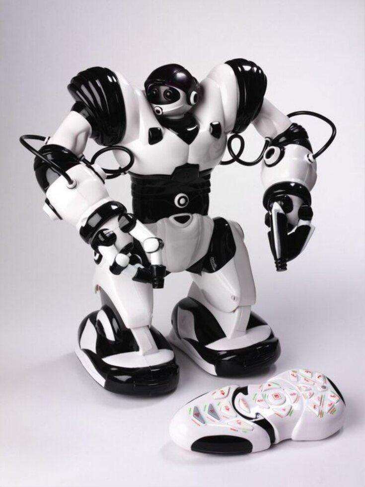Robosapien 35cm Interactive Dancing Animated Toy Robot with Remote - Excellent condition