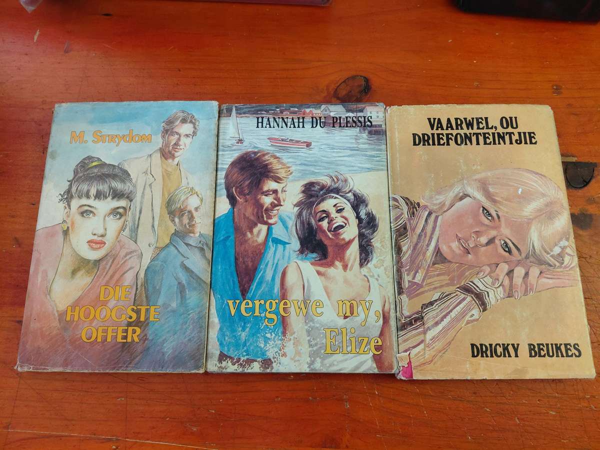 12 x Afrikaanse Liefdes Verhale - Bulk Lot (M)  Unbeatable Value!