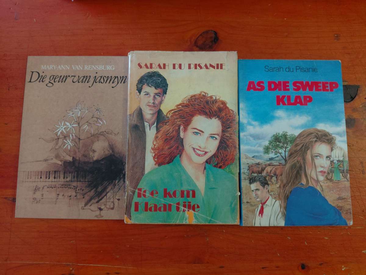 12 x Afrikaanse Liefdes Verhale - Bulk Lot (M)  Unbeatable Value!