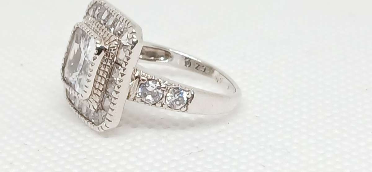 Sterling silver and cubic ring