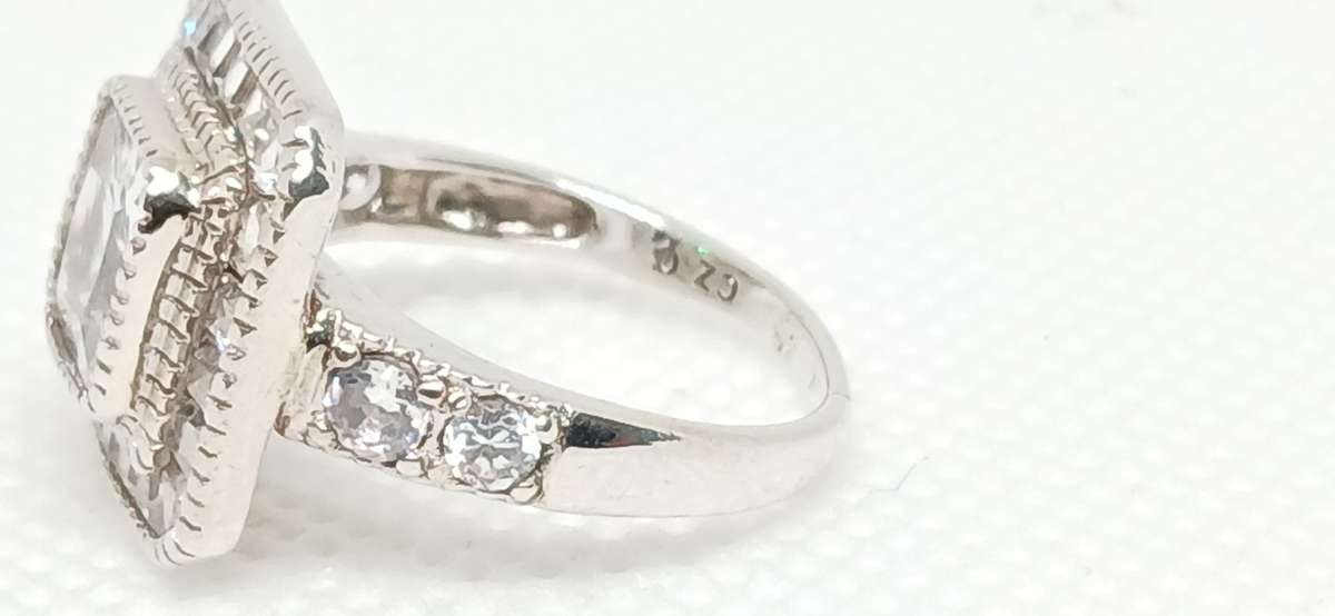 Sterling silver and cubic ring