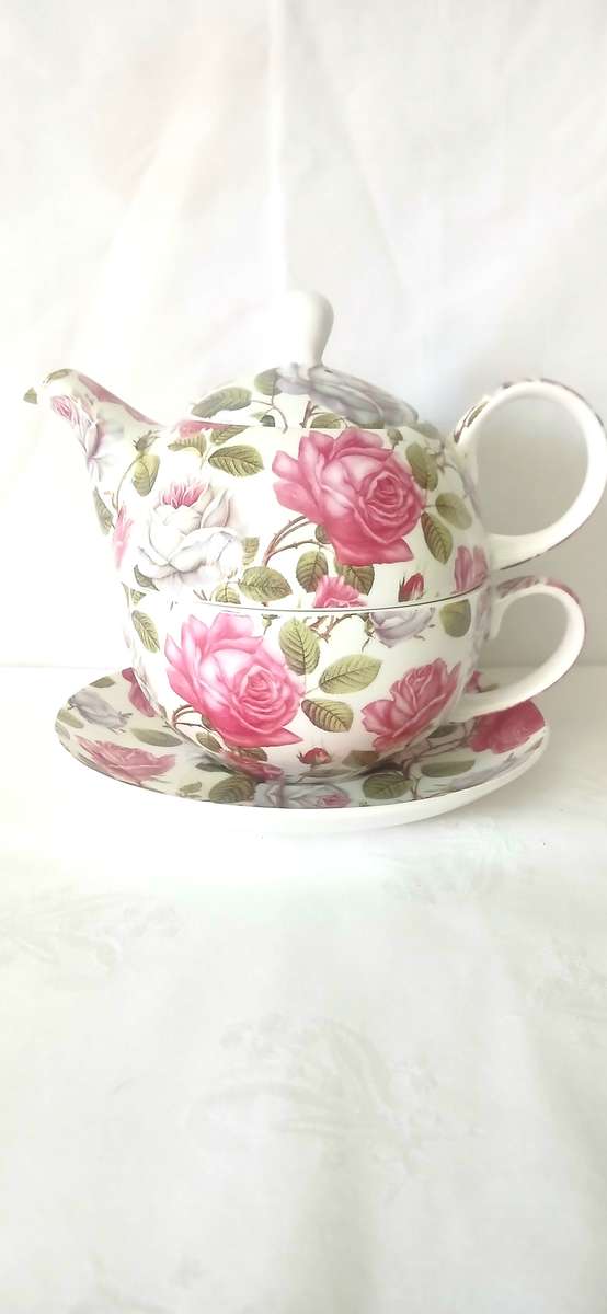 2006 Maxwell Williams tea for one set