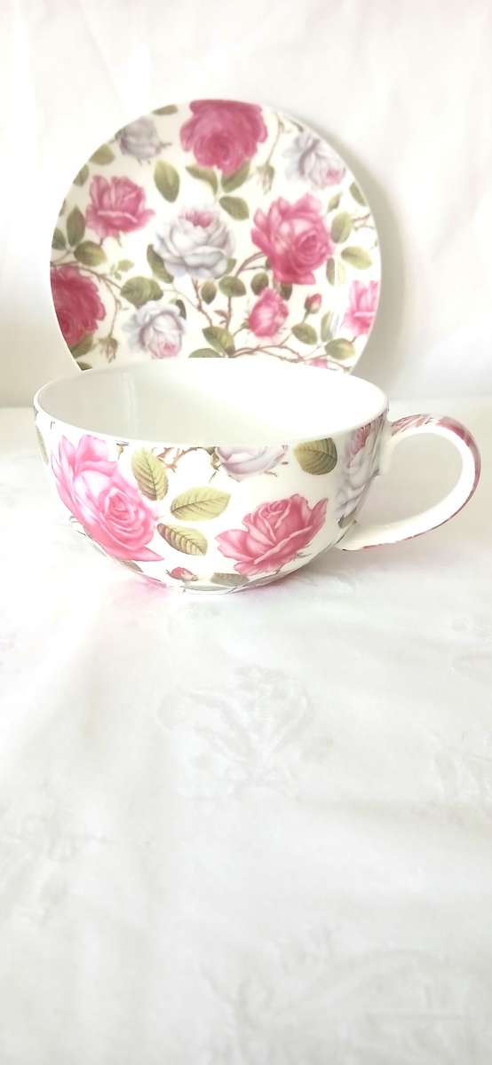 2006 Maxwell Williams tea for one set