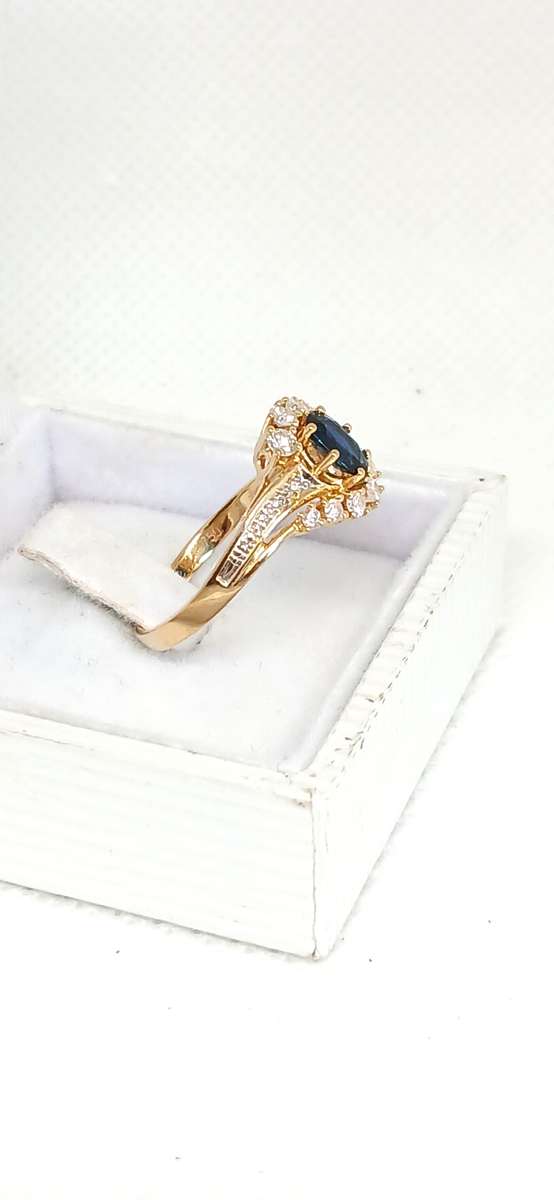 18ct Gold diamond and sapphire ring