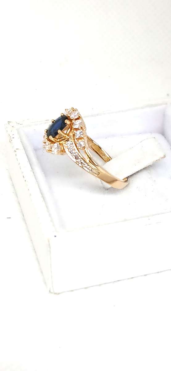 18ct Gold diamond and sapphire ring