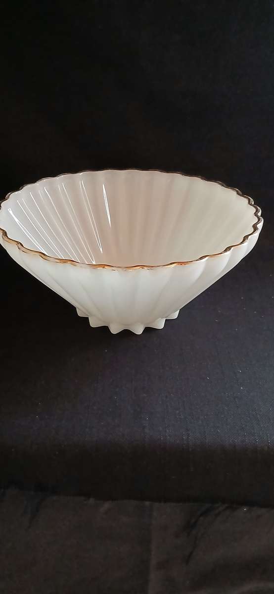 Vintage Milk glass bowl