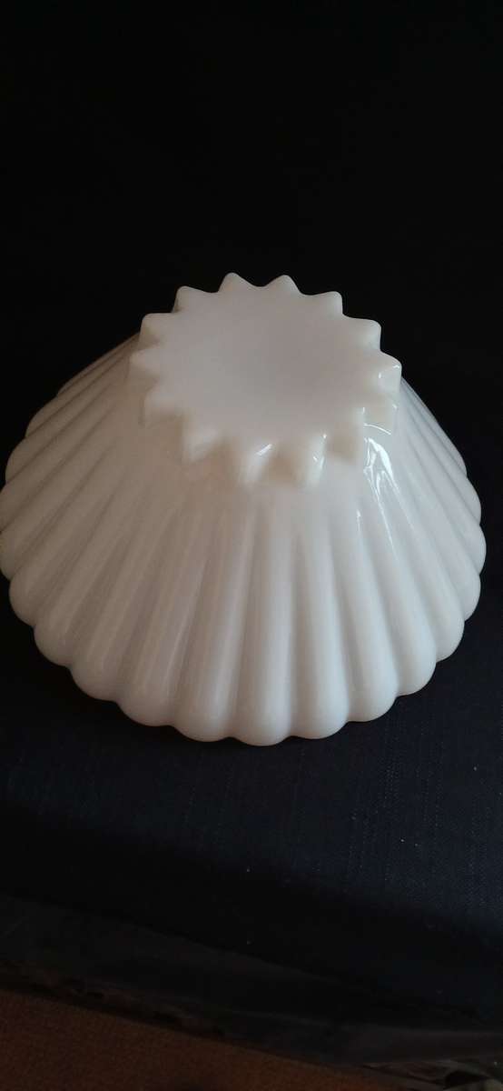 Vintage Milk glass bowl
