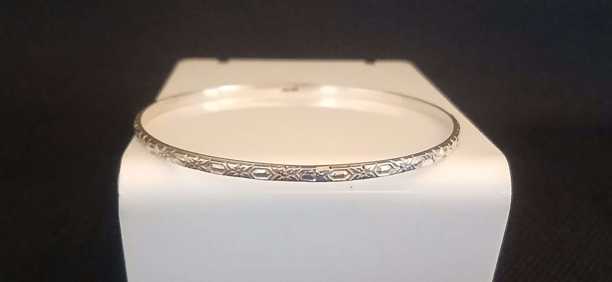 Sterling silver 'patterned' bangle