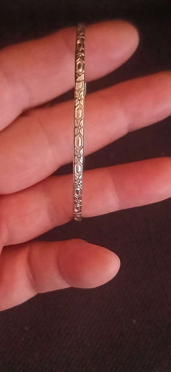 Sterling silver 'patterned' bangle