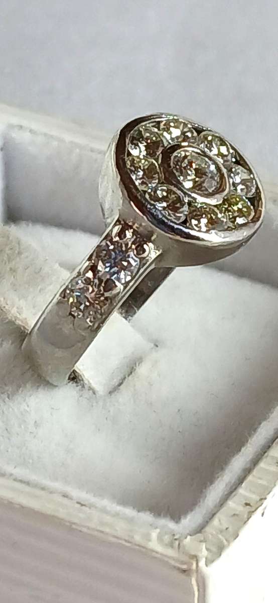 Palladium and diamond cluster ring