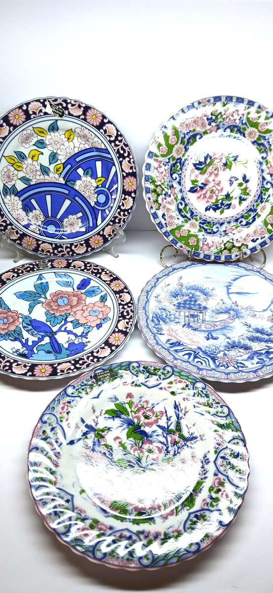 Vintage Imari Collectors ceramic plates
