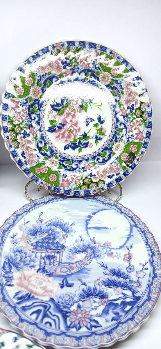 Vintage Imari Collectors ceramic plates