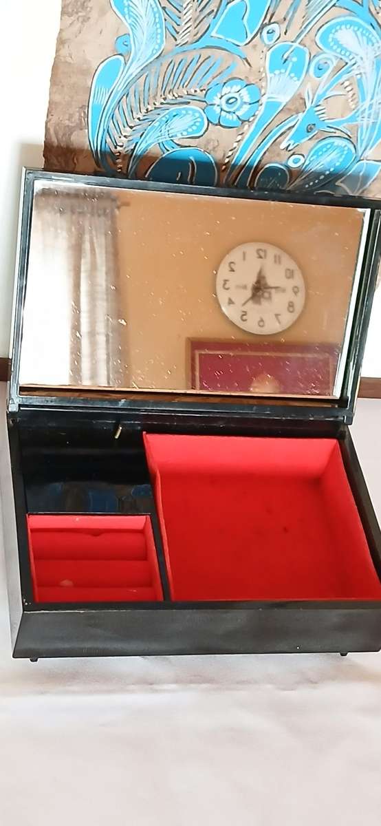 Vintage Japanese music jewelry box