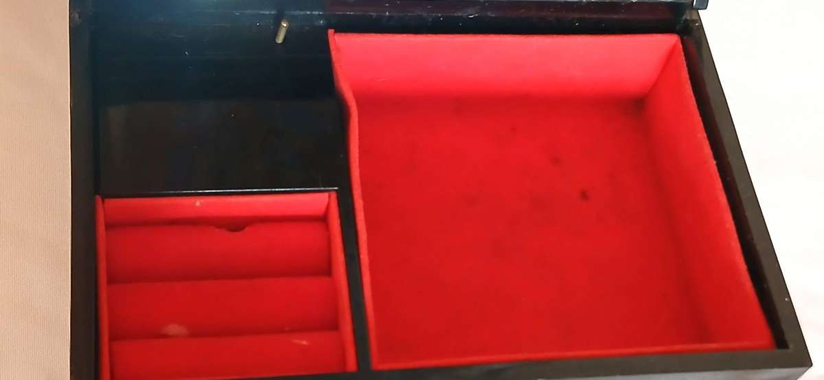 Vintage Japanese music jewelry box